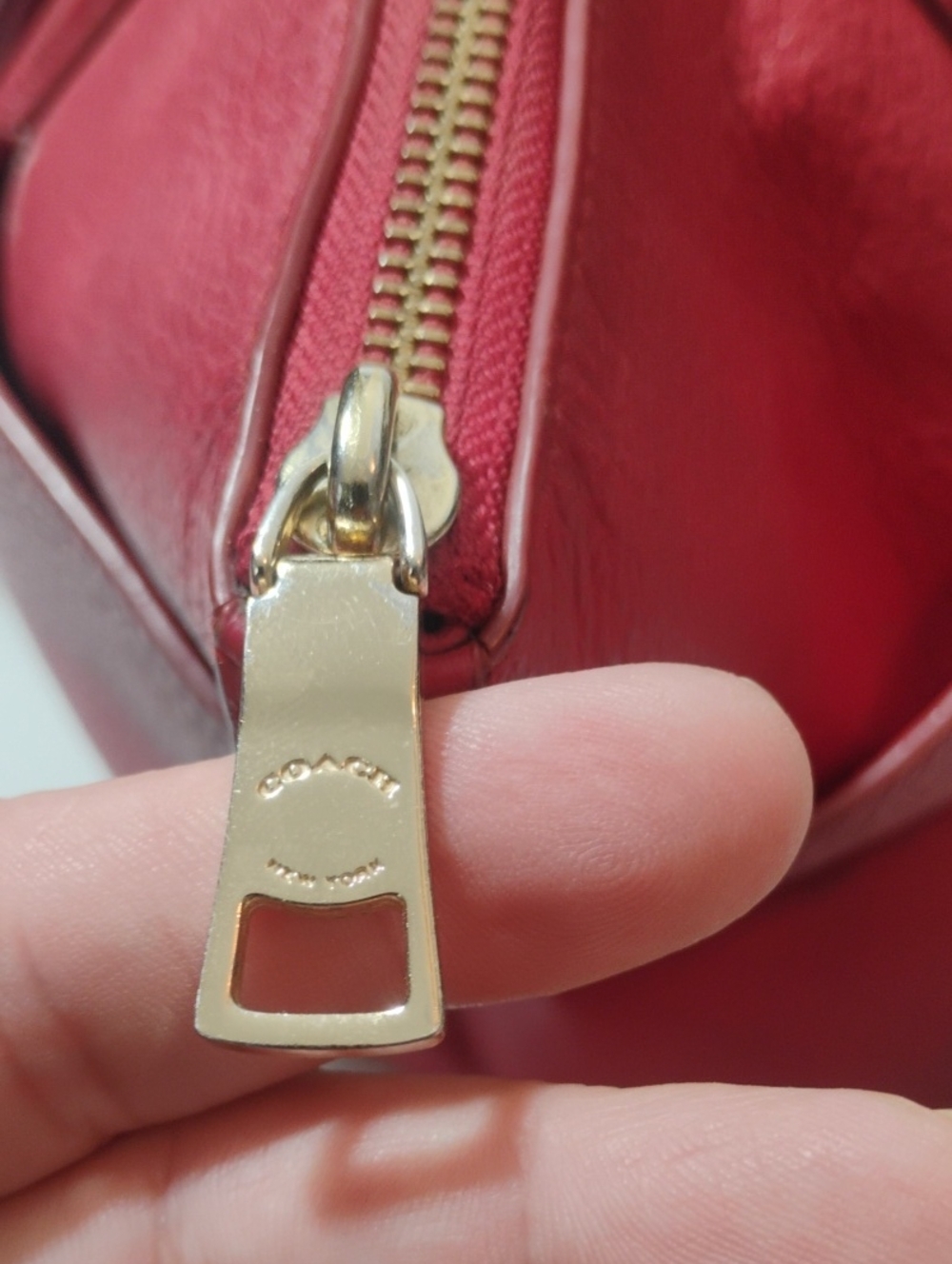 Coach F37216 Ava Tote PROJECT needs cleaned and has callouts to be shown - Picture 11 of 11